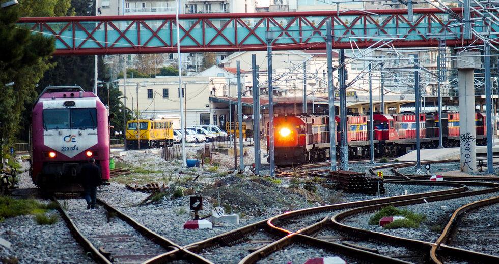 Η πανευρωπαϊκή πρωτοτυπία της ιδιωτικοποίησης του τρένου στην Ελλάδα: Μυστικές συμβάσεις, σκανδαλώδεις εξαιρέσεις και επενδύσεις